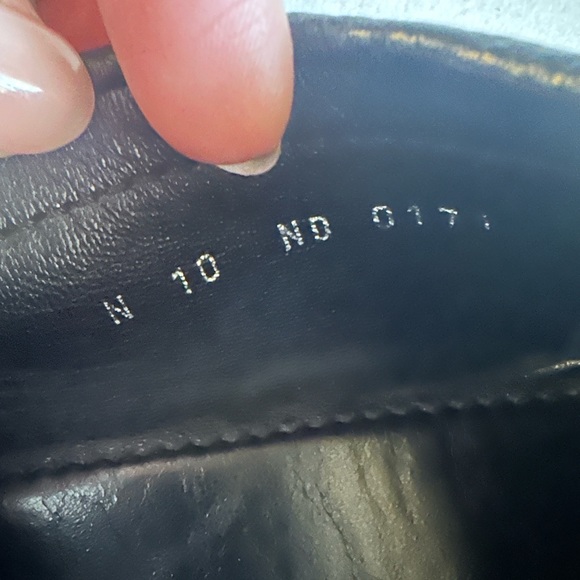 Authentic LV black Leather Loafers - Picture 7 of 7